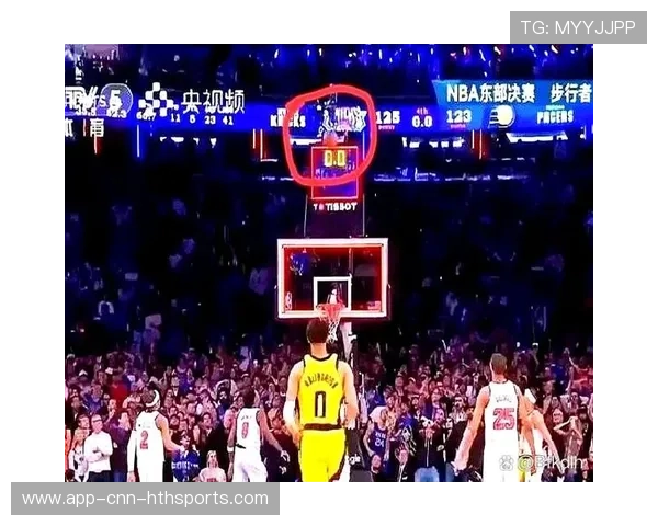 哈利伯顿快攻推进直击篮筐