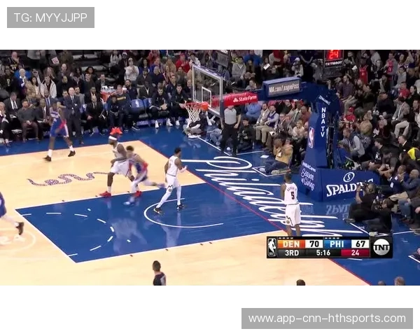 反击中中场直塞助前锋单刀推进致胜——快速进攻的艺术